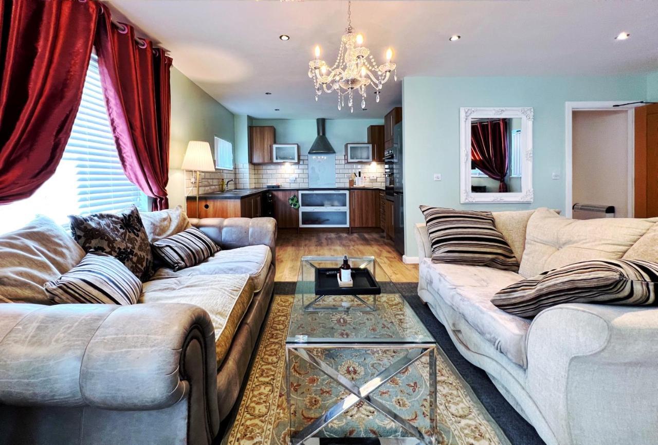 Retro Seaside Apt With Patio Apartment Swansea Luaran gambar