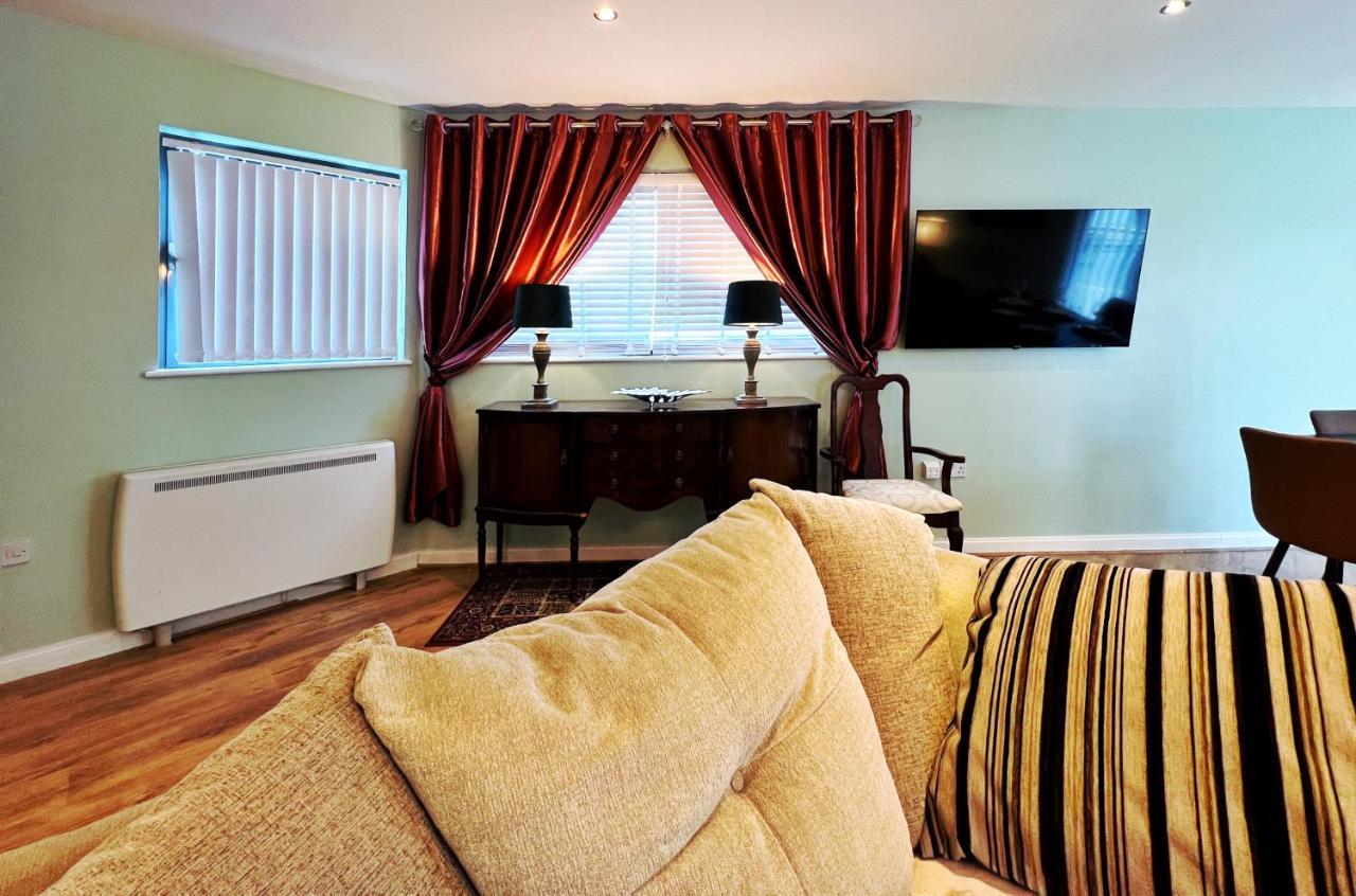 Retro Seaside Apt With Patio Apartment Swansea Luaran gambar