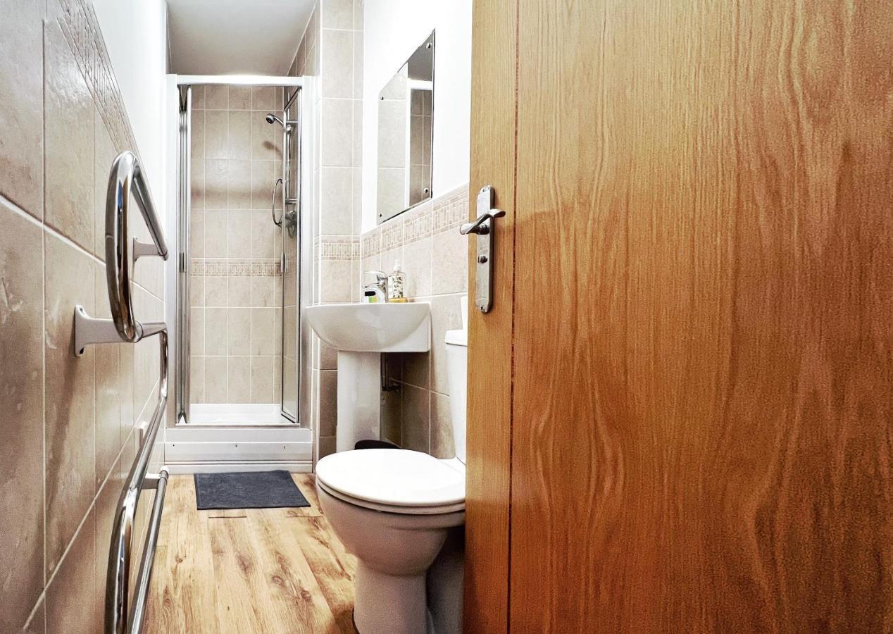 Retro Seaside Apt With Patio Apartment Swansea Luaran gambar