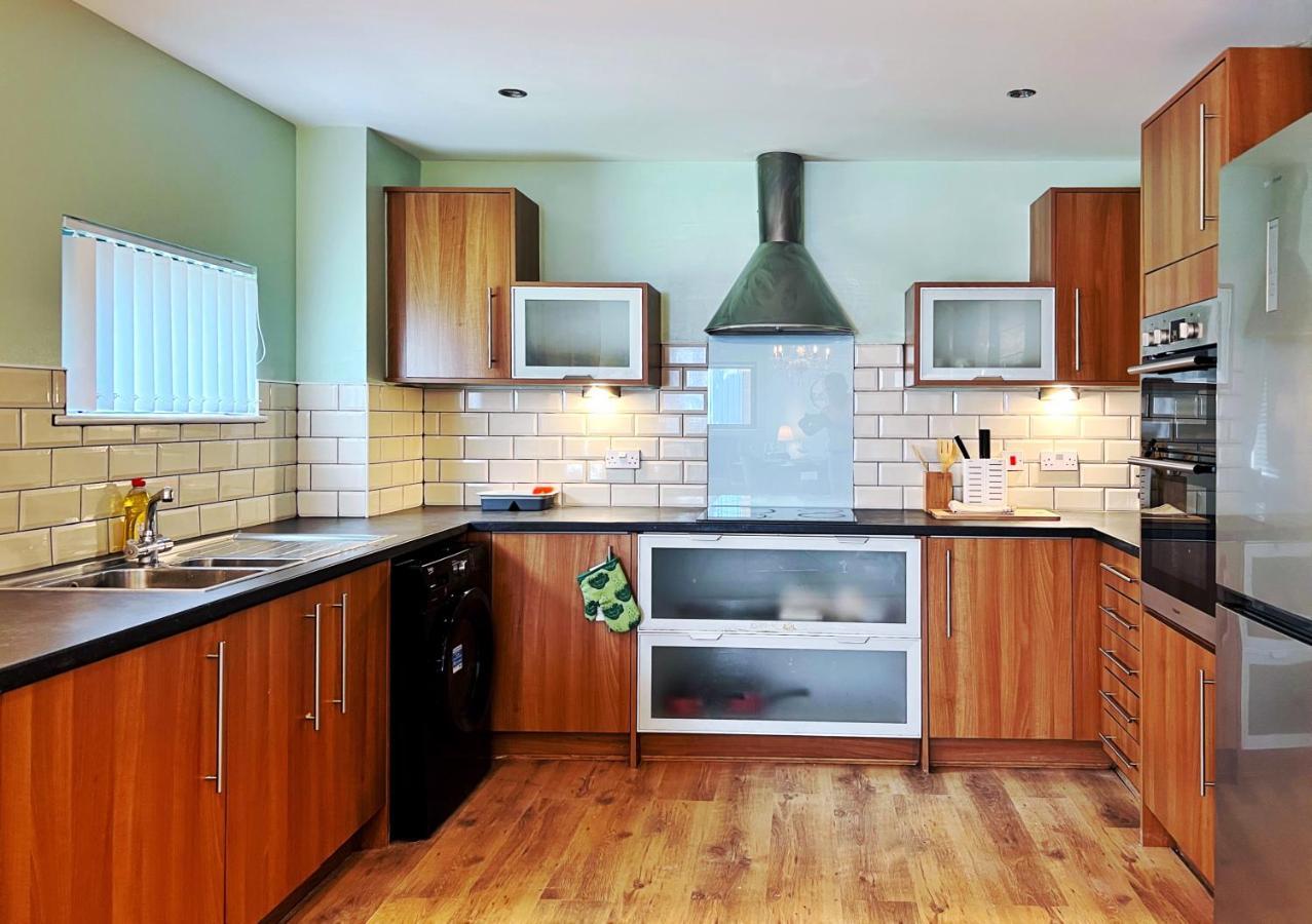 Retro Seaside Apt With Patio Apartment Swansea Luaran gambar